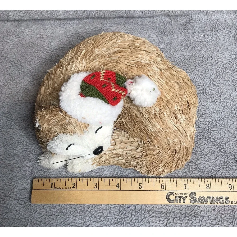 Pier 1 imports Christmas Sisal Sleeping Cat Holiday Straw Decoration With Hat‎